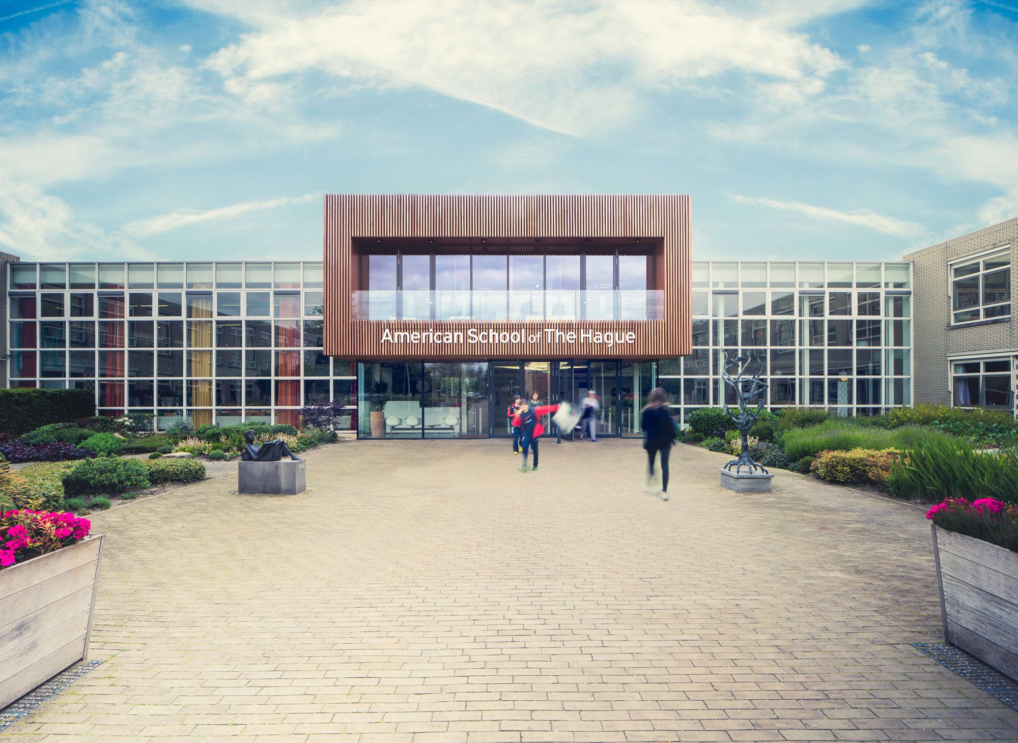 Школа хорошего качества. Elementary School в Америке снаружи. Школа Препаратори, Вахрунга, Австралия. Большая школа снаружи в США. Американская школа здание.