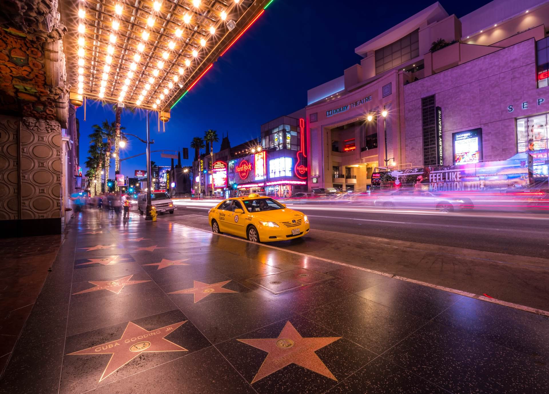 Hollywood nights. Лос Анджелес улицы Голливуда. Голливудский бульвар в Лос-Анджелесе. Лос Анджелес улица звезд. Лос Анджелес аллея славы ночью.