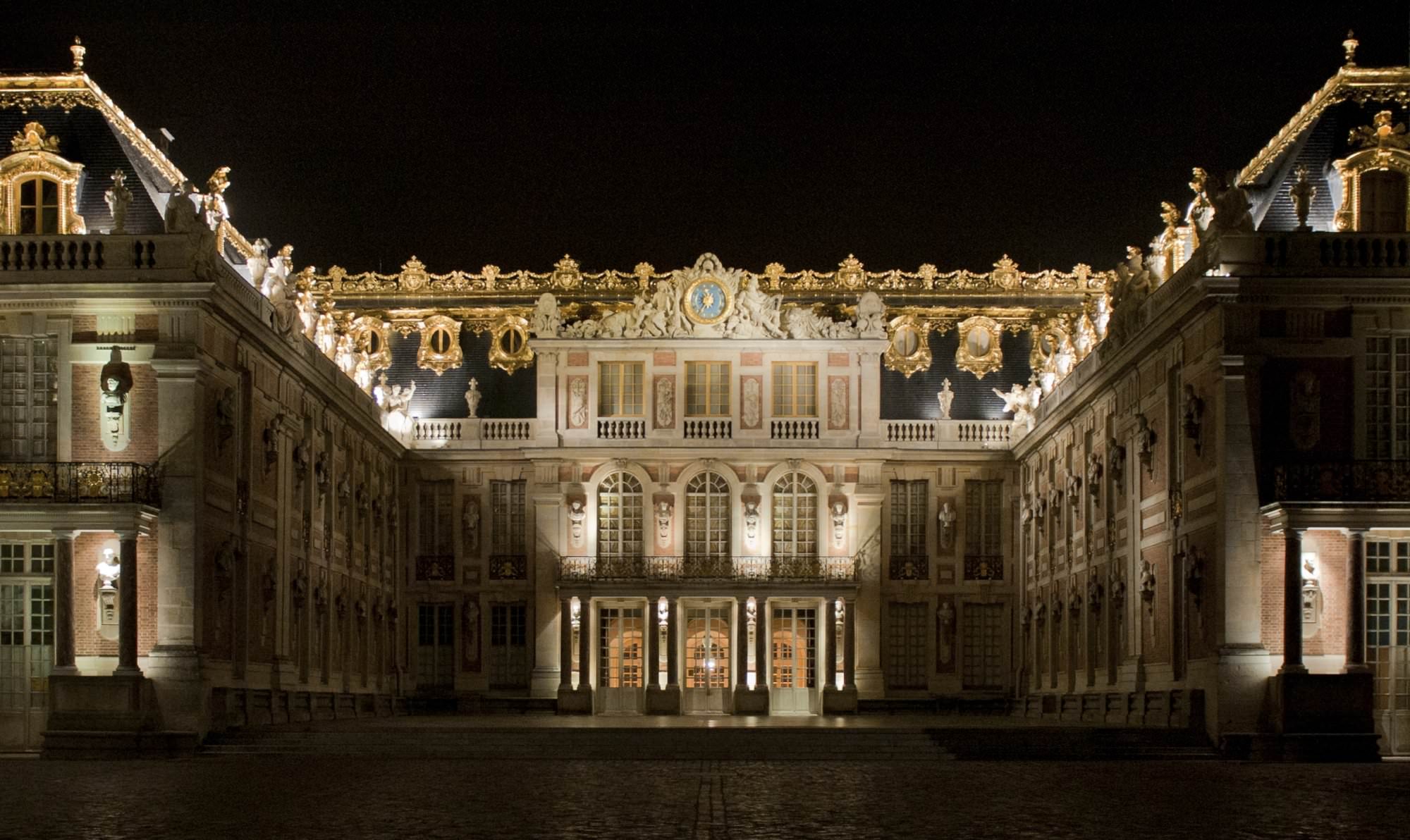 Ночной версаль. Версальский дворец Франция. Версальский дворец стиль. Версальский дворец Версаль классицизм. Версальский дворец Эстетика.