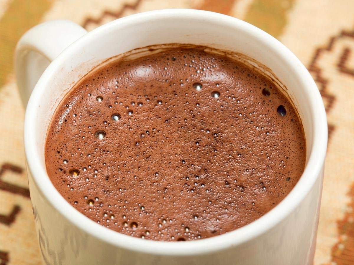 Хороший горячий. Какао подача. Какао на завтрак. Вкусный какао напиток. Какао аппетитное.