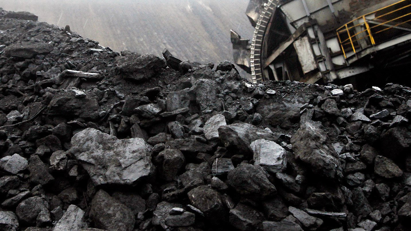 Каменный уголь шахта. Каменный уголь Шахты. Угледобывающие Шахты. Угольная промышленность. Добыча каменного угля.